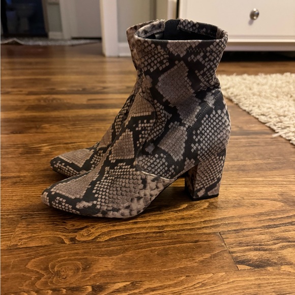 Steve Madden Snake Skin Boots - Picture 7 of 8